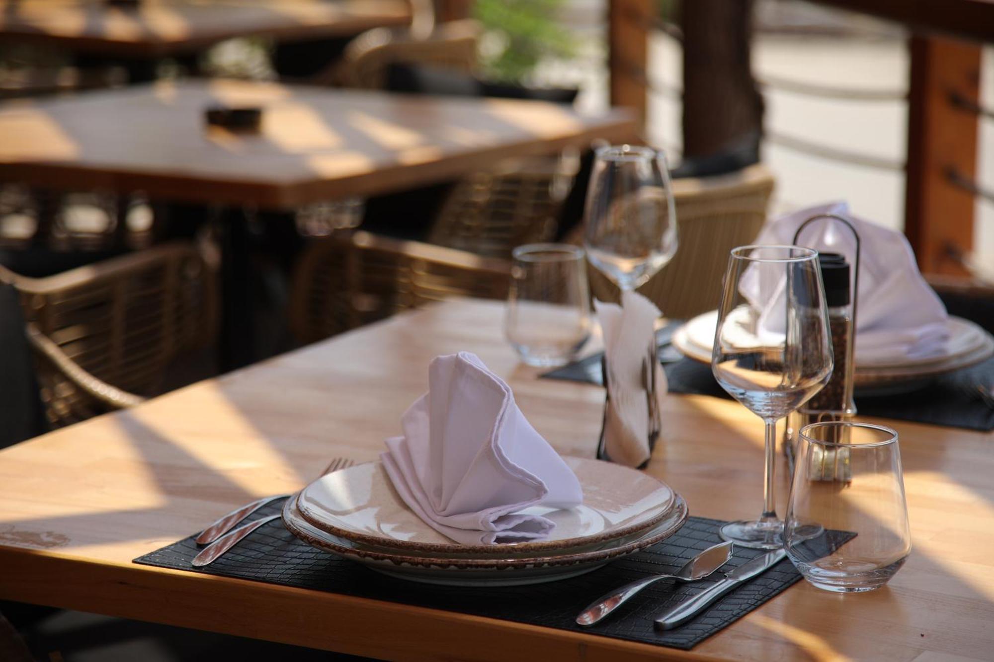 Harbour Hotel Saranda Kültér fotó