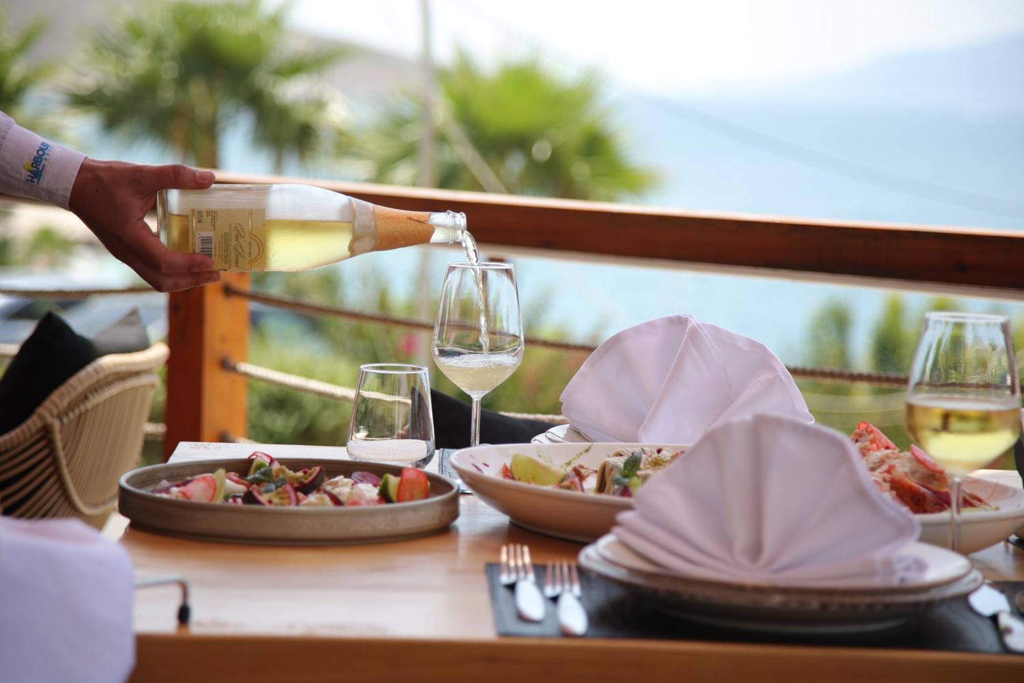 Harbour Hotel Saranda Kültér fotó