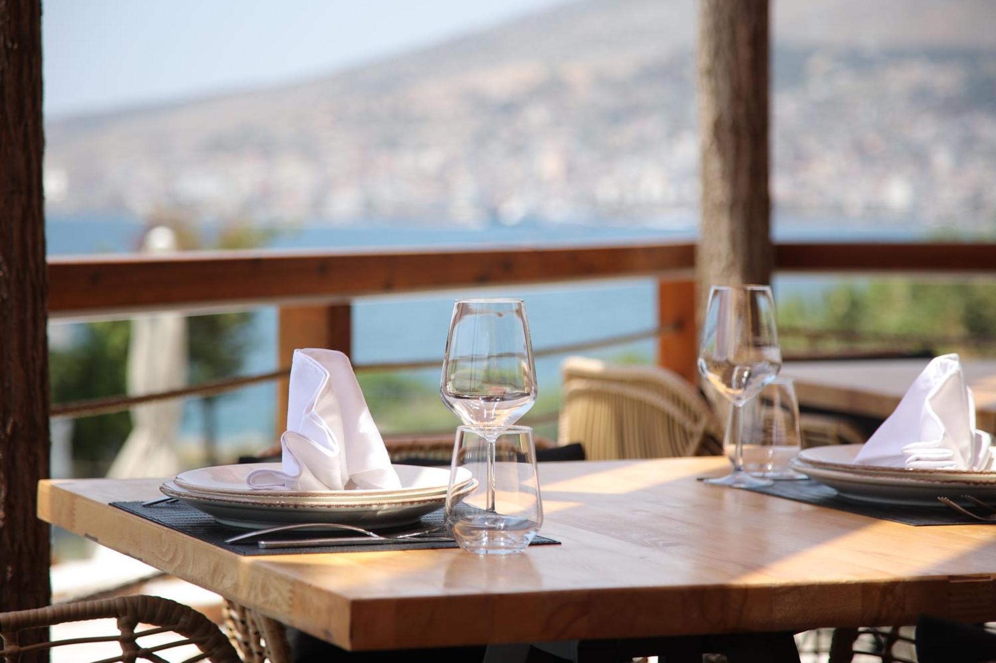 Harbour Hotel Saranda Kültér fotó